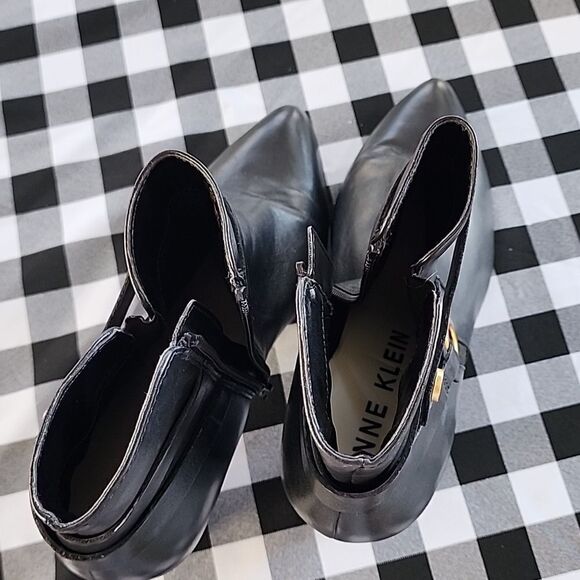 Anne Klein Black Leather Upper Pointed Chelsey I~flex ankle boot Stylish Strap - Picture 13 of 16